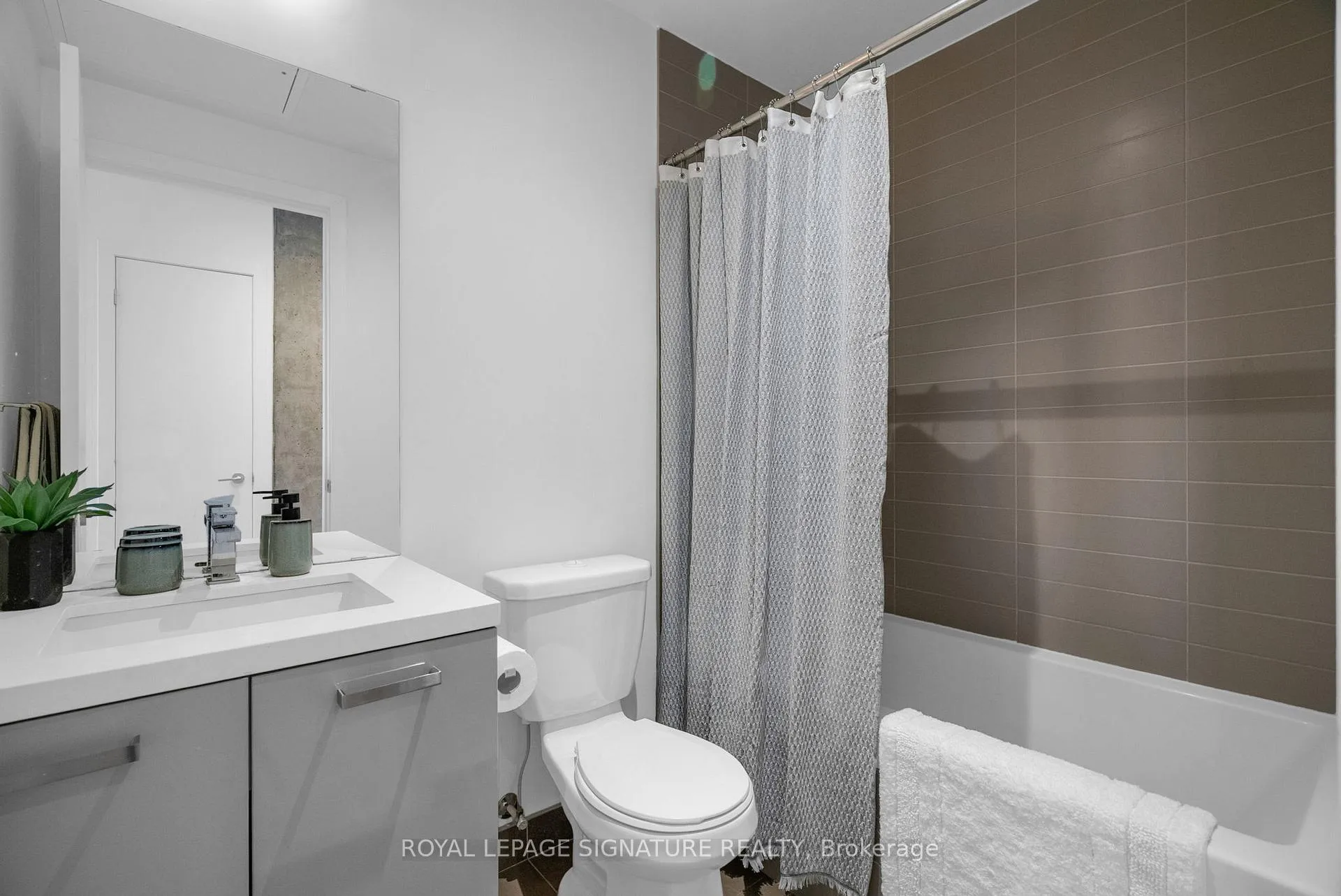 Photo 19 of Unit 606, 11 Charlotte Street, Toronto, Waterfront Communities — HOMEH