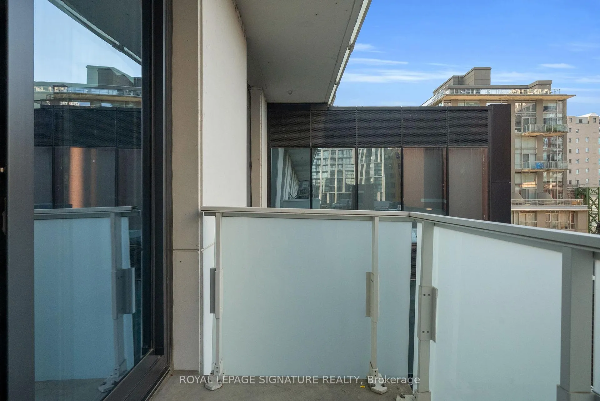 Photo 21 of Unit 606, 11 Charlotte Street, Toronto, Waterfront Communities — HOMEH