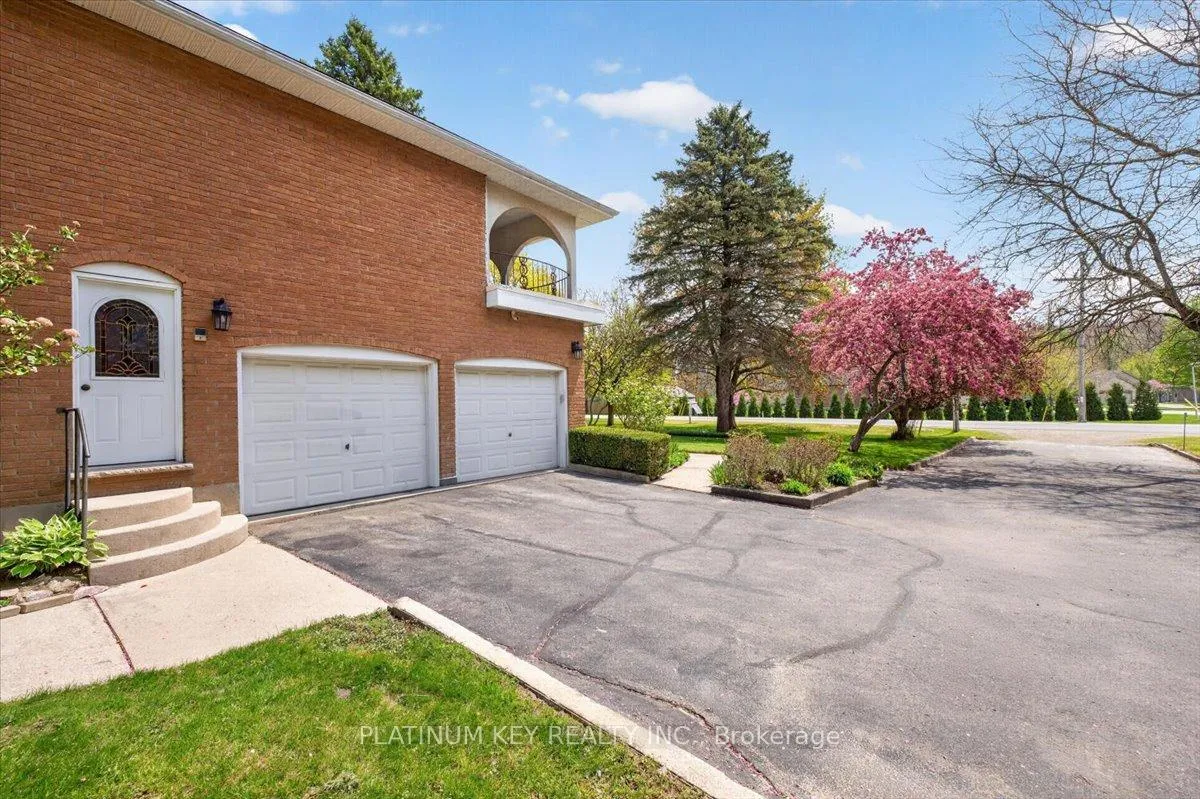 Photo 4 of 21610 Adelaide Road, Strathroy-Caradoc, Campbellvale — HOMEH