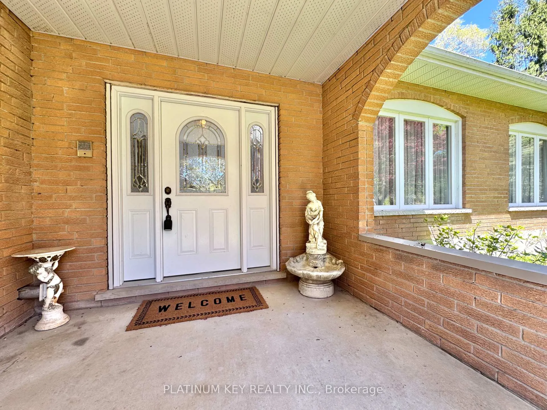 Photo 5 of 21610 Adelaide Road, Strathroy-Caradoc, Campbellvale — HOMEH