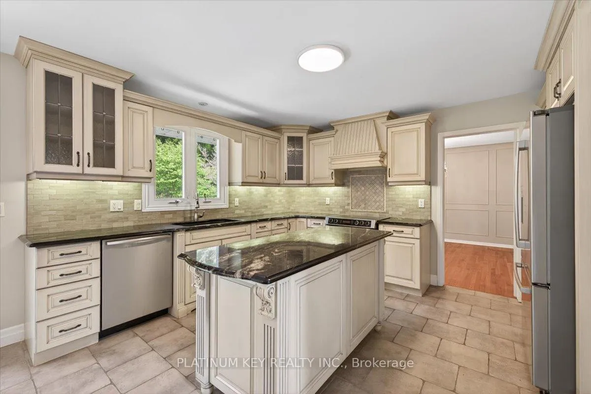 Photo 10 of 21610 Adelaide Road, Strathroy-Caradoc, Campbellvale — HOMEH