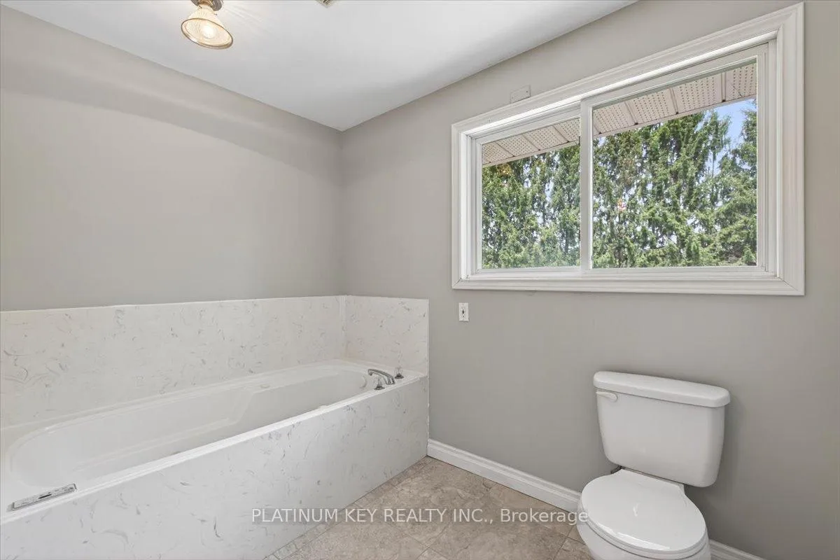 Photo 16 of 21610 Adelaide Road, Strathroy-Caradoc, Campbellvale — HOMEH