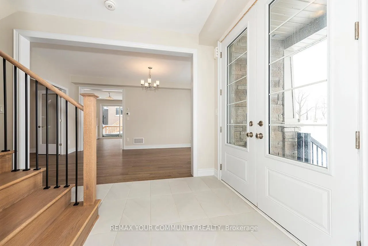 Photo 3 of 115 Bearberry Rd, Springwater, Midhurst — HOMEH