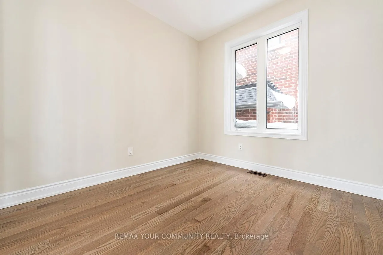 Photo 14 of 115 Bearberry Rd, Springwater, Midhurst — HOMEH