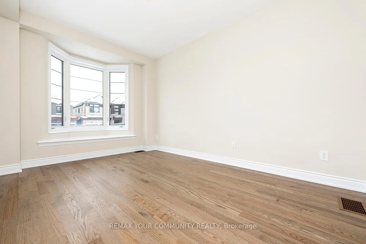 Photo 21 of 115 Bearberry Rd, Springwater, Midhurst — HOMEH