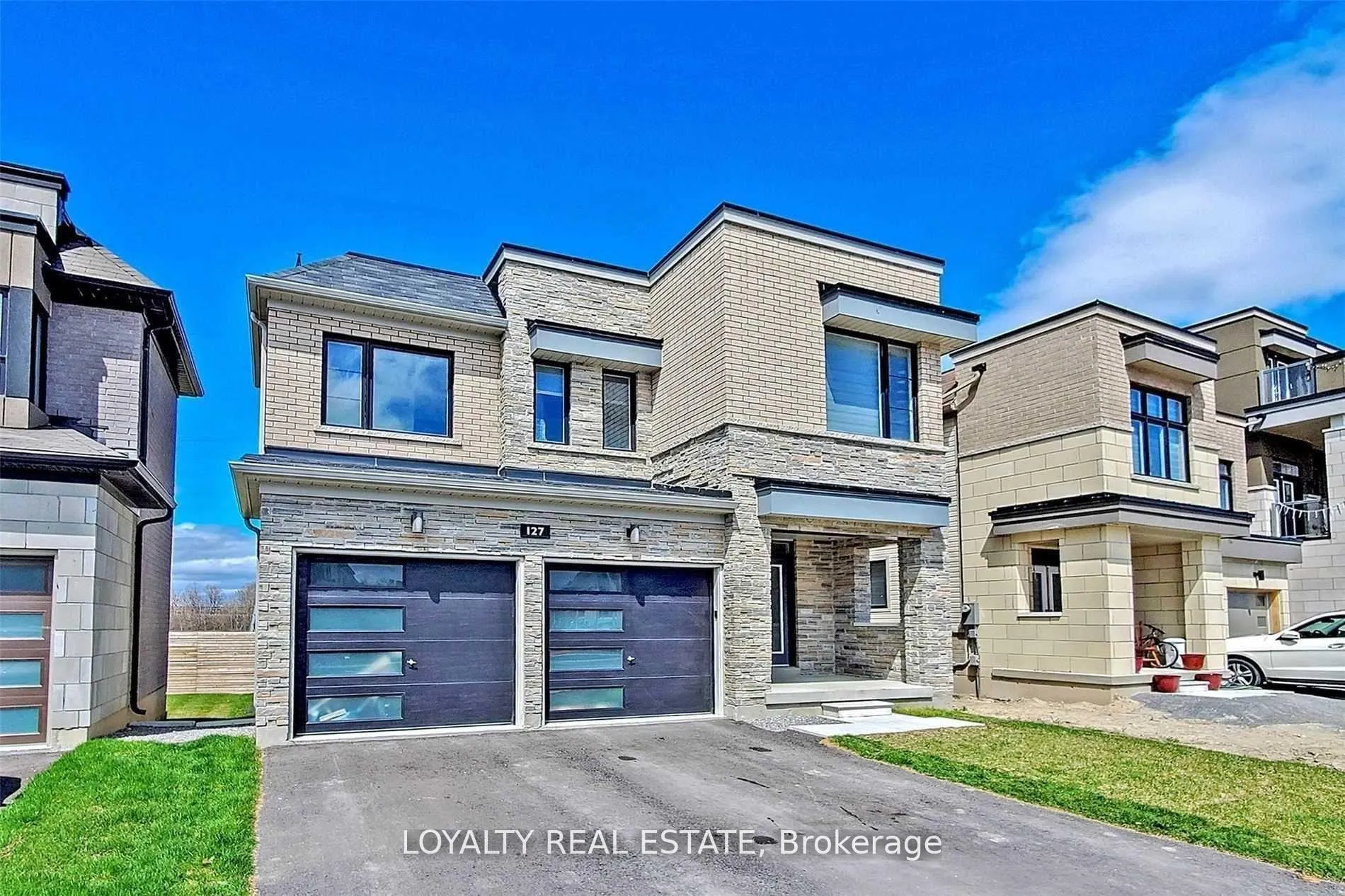 Photo 3 of 127 Yacht Drive, Clarington, Bowmanville — HOMEH