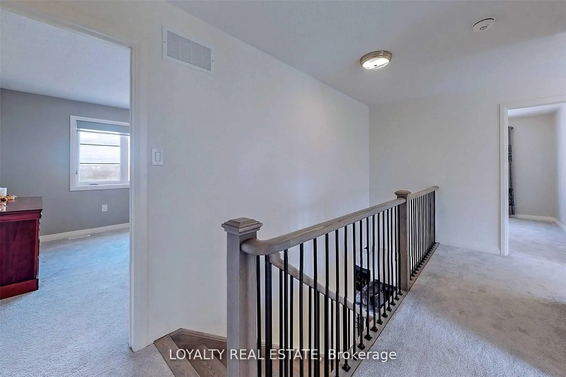 Photo 5 of 127 Yacht Drive, Clarington, Bowmanville — HOMEH