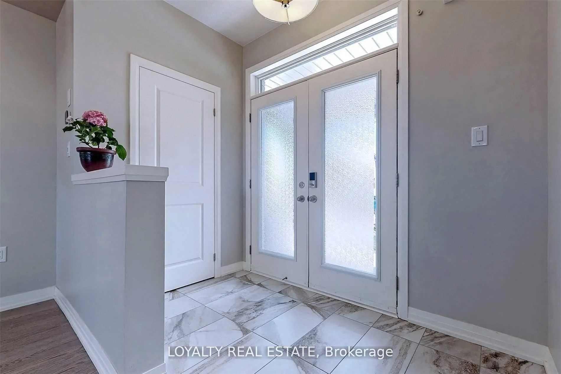 Photo 11 of 127 Yacht Drive, Clarington, Bowmanville — HOMEH