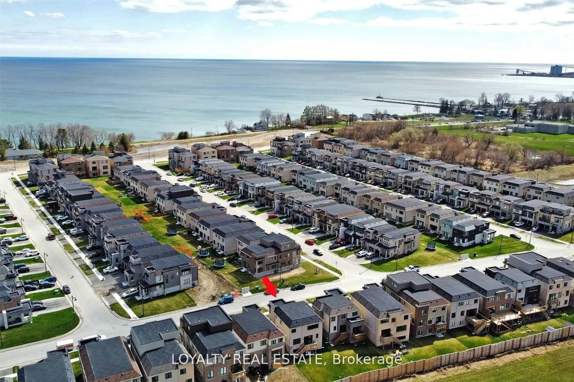 Photo 19 of 127 Yacht Drive, Clarington, Bowmanville — HOMEH