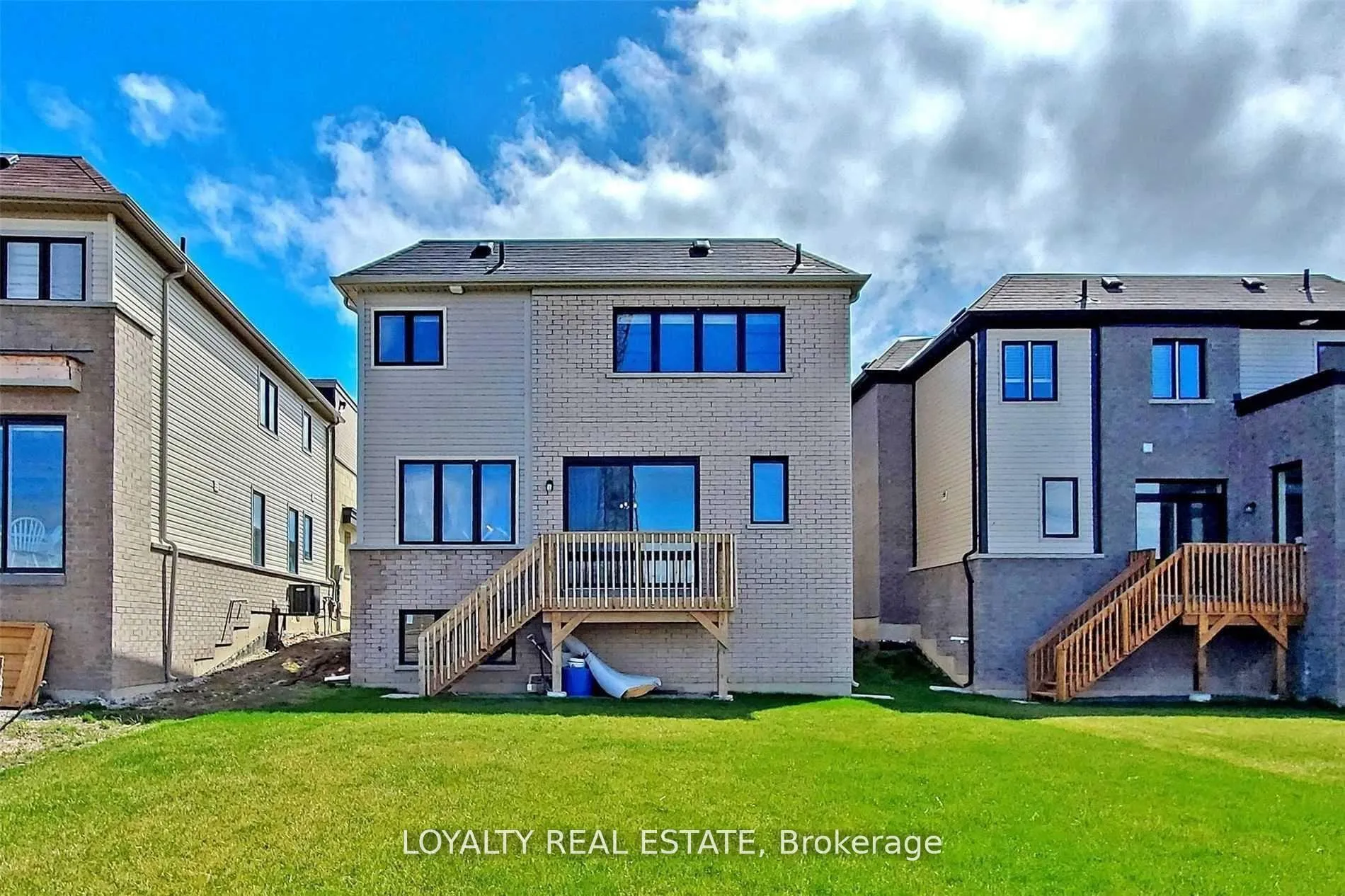Photo 21 of 127 Yacht Drive, Clarington, Bowmanville — HOMEH