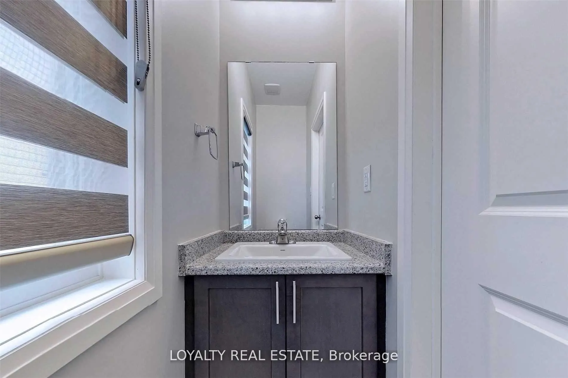 Photo 23 of 127 Yacht Drive, Clarington, Bowmanville — HOMEH