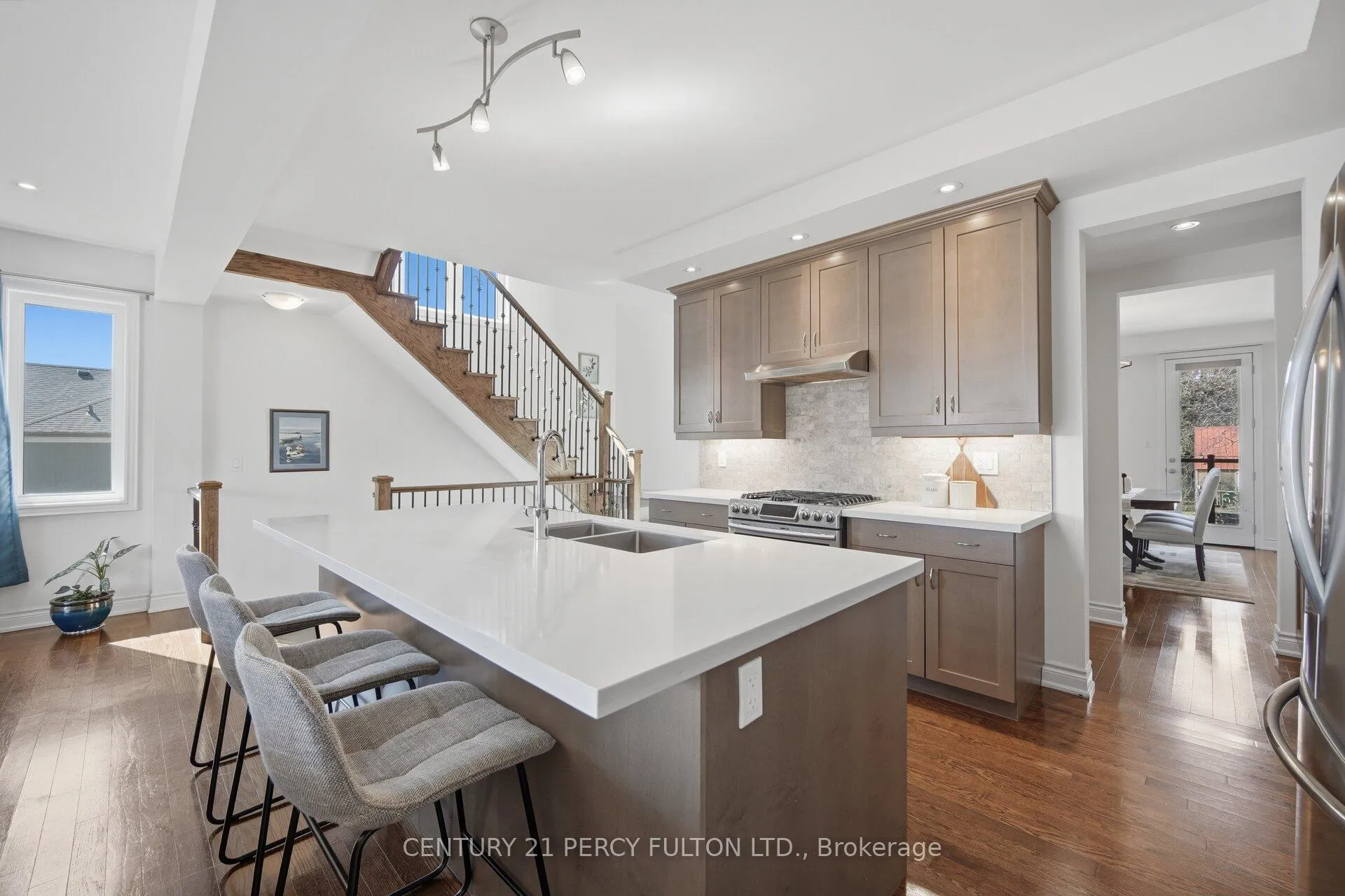 Photo 5 of 1281 Wharf Street, Pickering, Bay Ridges — HOMEH