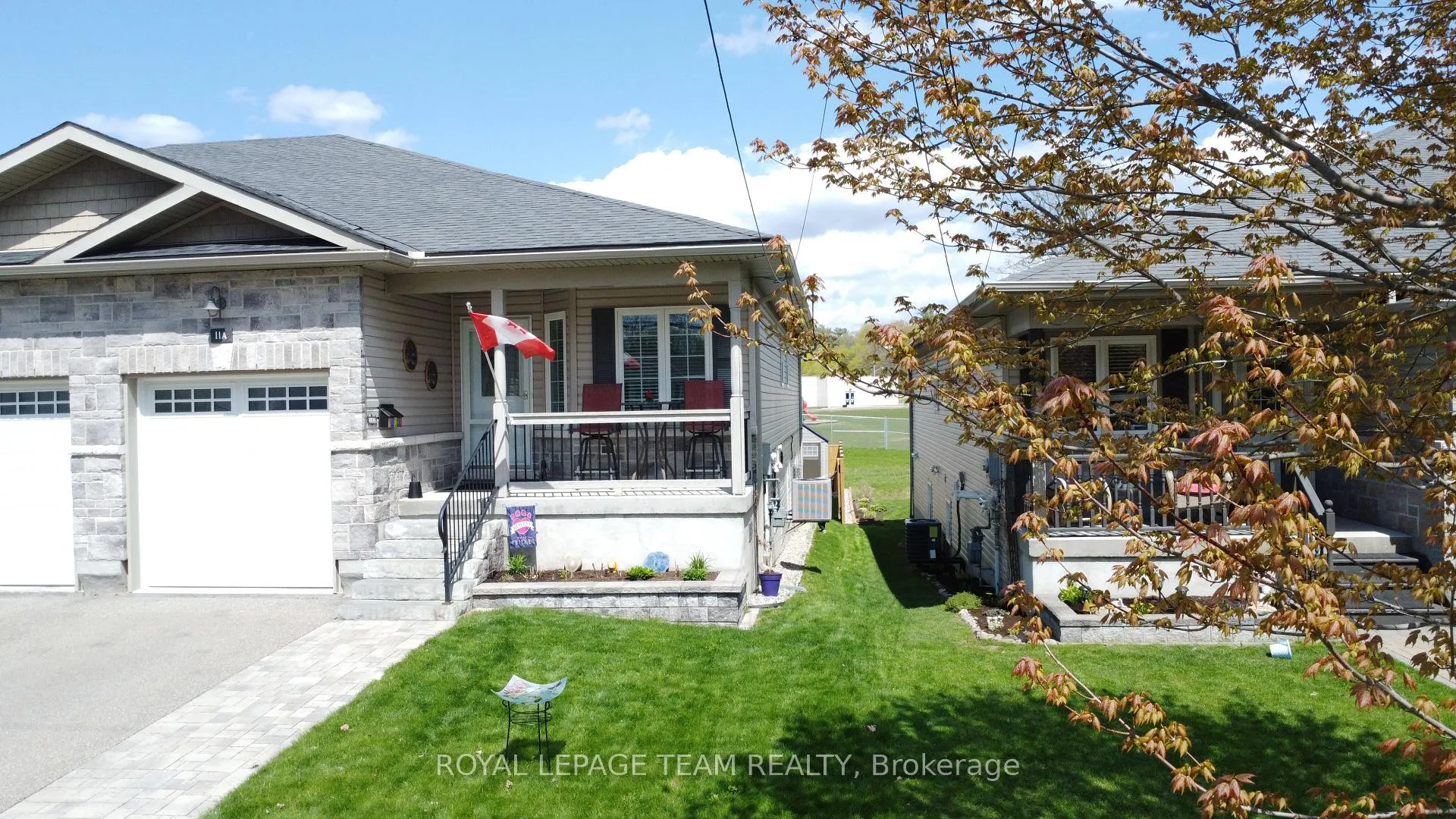 Photo 2 of 11A Centre Street N, Brockville — HOMEH
