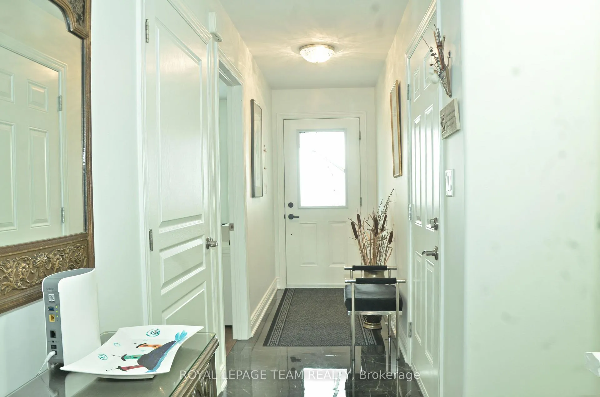 Photo 3 of 11A Centre Street N, Brockville — HOMEH
