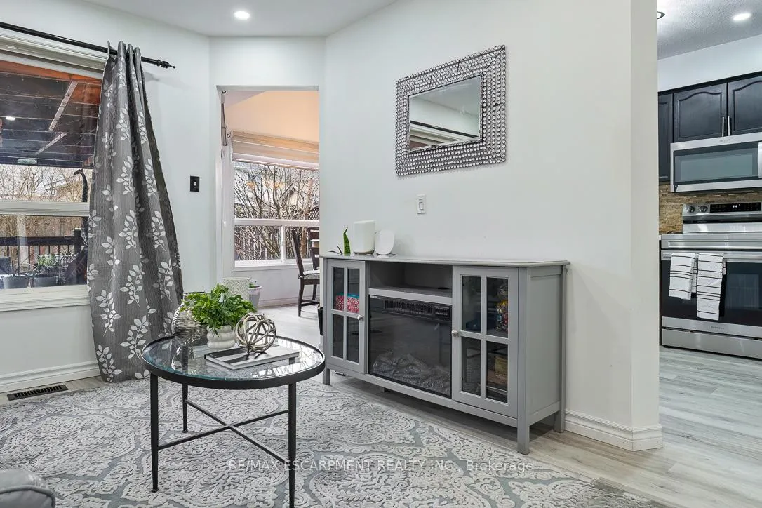 Photo 12 of 45 Hawkins Drive, Cambridge — HOMEH