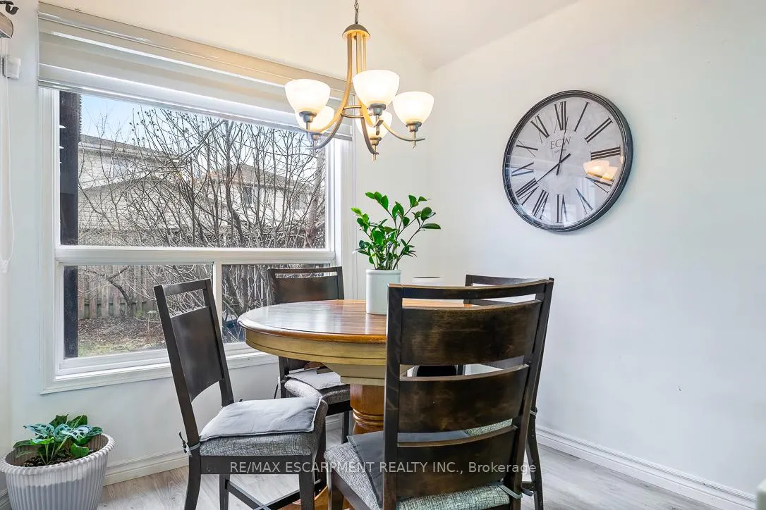 Photo 18 of 45 Hawkins Drive, Cambridge — HOMEH