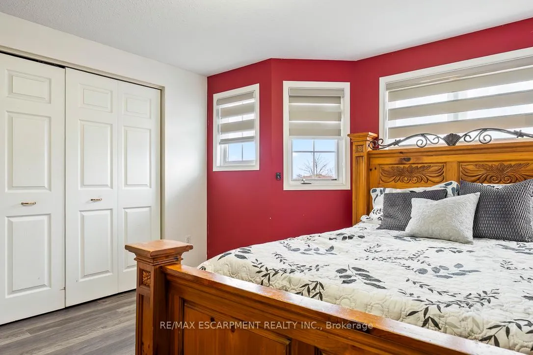 Photo 23 of 45 Hawkins Drive, Cambridge — HOMEH