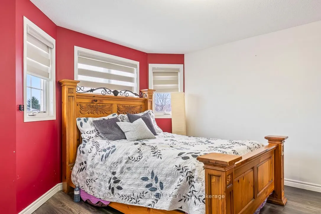 Photo 24 of 45 Hawkins Drive, Cambridge — HOMEH