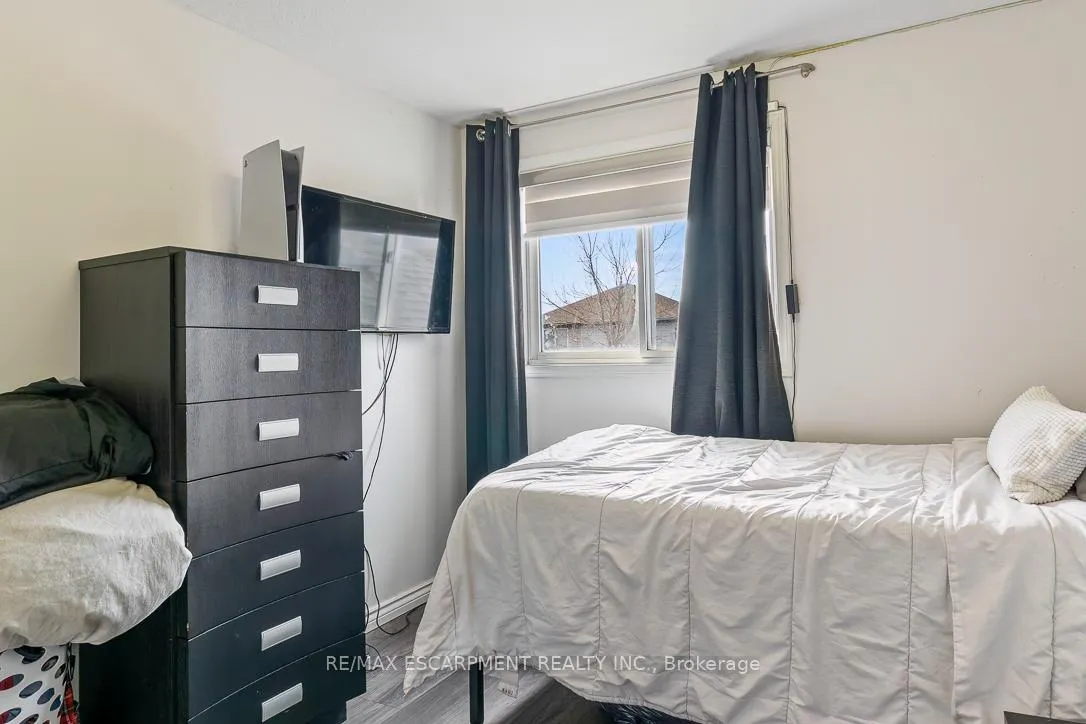 Photo 30 of 45 Hawkins Drive, Cambridge — HOMEH