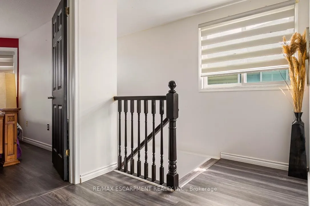 Photo 33 of 45 Hawkins Drive, Cambridge — HOMEH