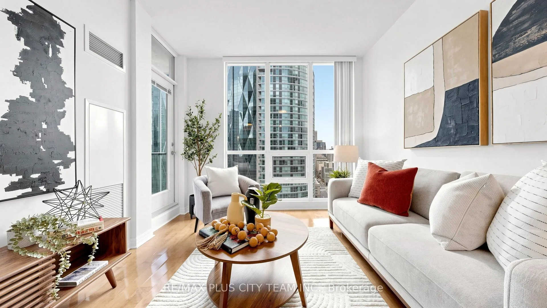 Photo 3 of Unit 2604, 16 Yonge Street, Toronto, Waterfront Communities — HOMEH