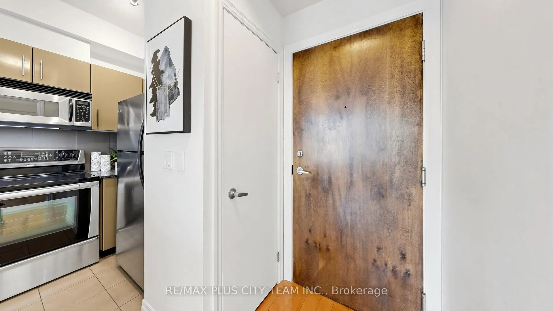 Photo 14 of Unit 2604, 16 Yonge Street, Toronto, Waterfront Communities — HOMEH