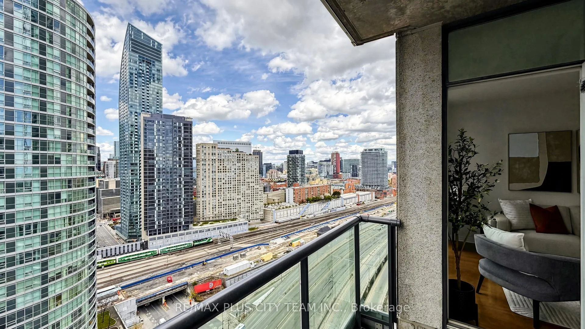 Photo 17 of Unit 2604, 16 Yonge Street, Toronto, Waterfront Communities — HOMEH