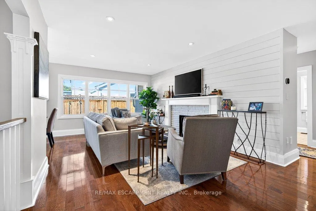 Photo 7 of 2079 Gary Crescent, Burlington, Brant — HOMEH
