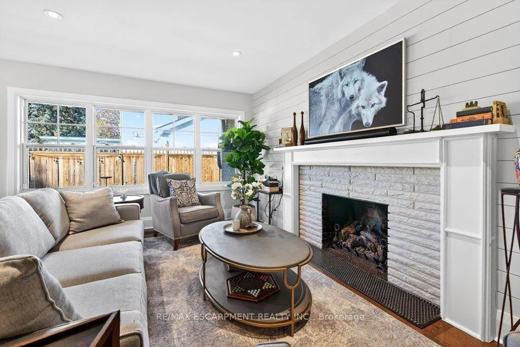 Photo 8 of 2079 Gary Crescent, Burlington, Brant — HOMEH