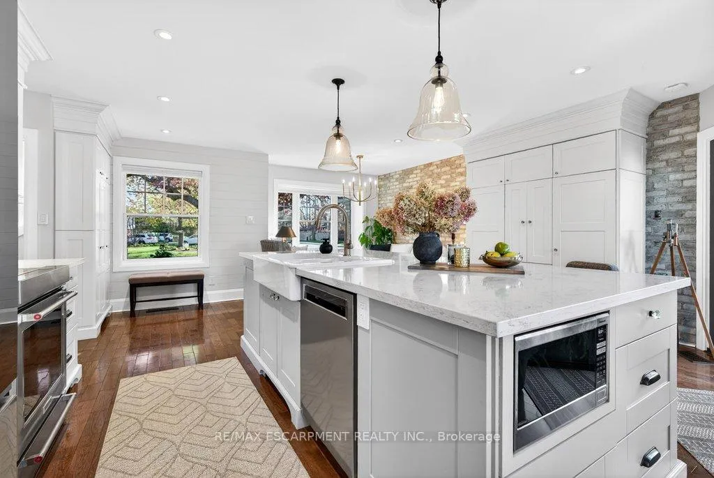 Photo 17 of 2079 Gary Crescent, Burlington, Brant — HOMEH