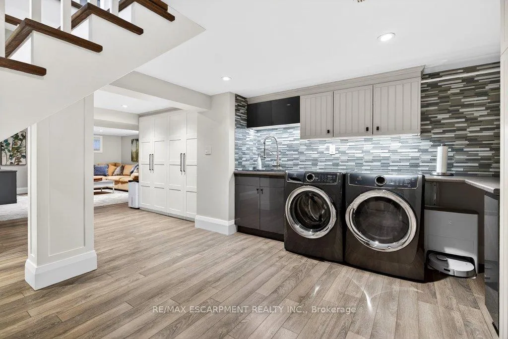 Photo 27 of 2079 Gary Crescent, Burlington, Brant — HOMEH