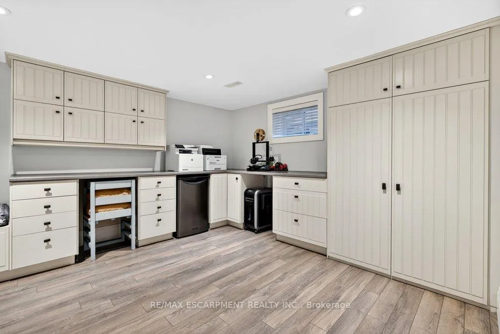 Photo 28 of 2079 Gary Crescent, Burlington, Brant — HOMEH