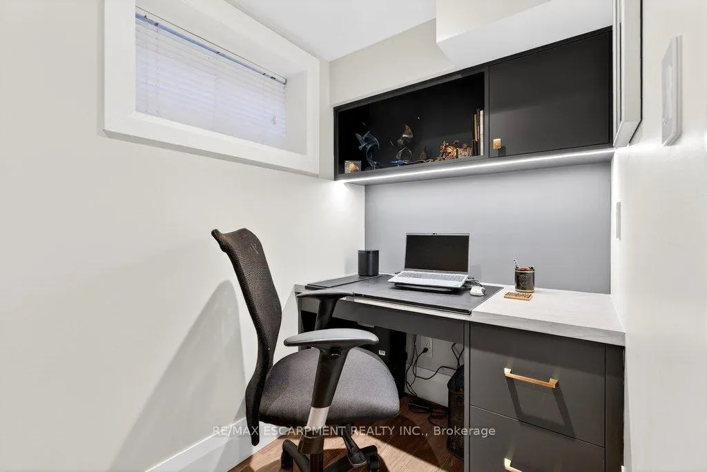 Photo 29 of 2079 Gary Crescent, Burlington, Brant — HOMEH