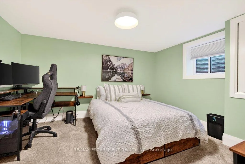 Photo 33 of 2079 Gary Crescent, Burlington, Brant — HOMEH