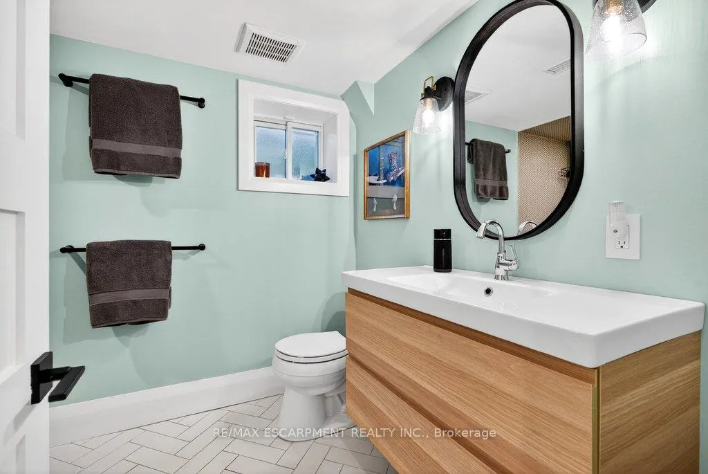 Photo 34 of 2079 Gary Crescent, Burlington, Brant — HOMEH