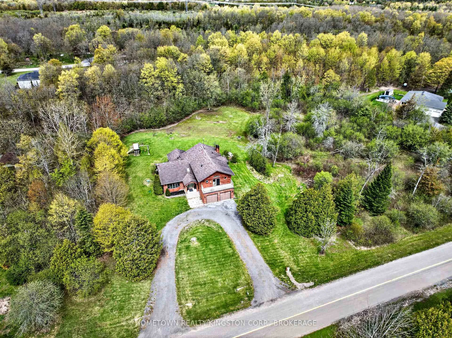 Photo 2 of 1103 Cliffside Drive, Frontenac, Frontenac South — HOMEH