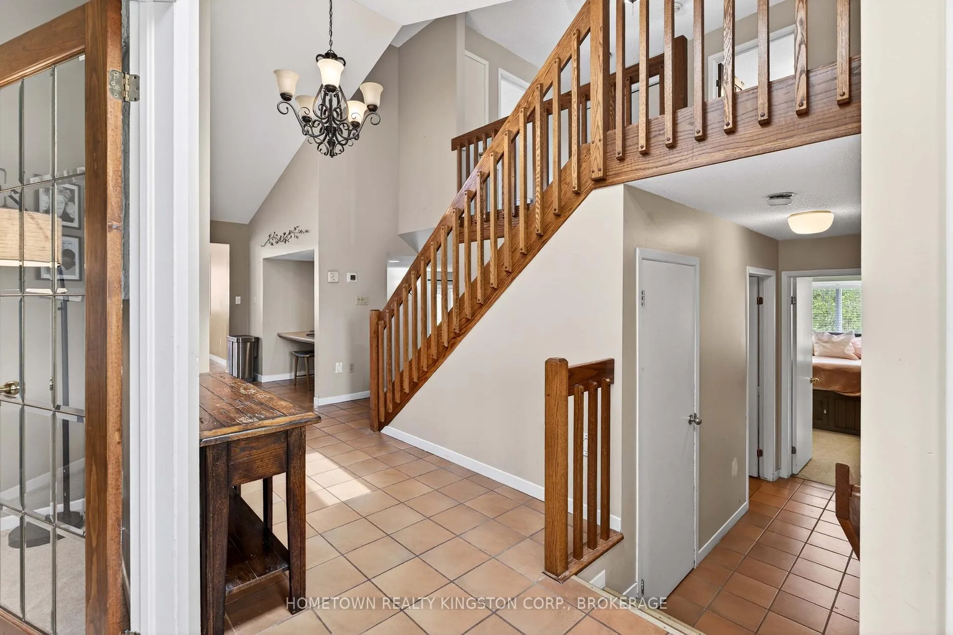 Photo 3 of 1103 Cliffside Drive, Frontenac, Frontenac South — HOMEH