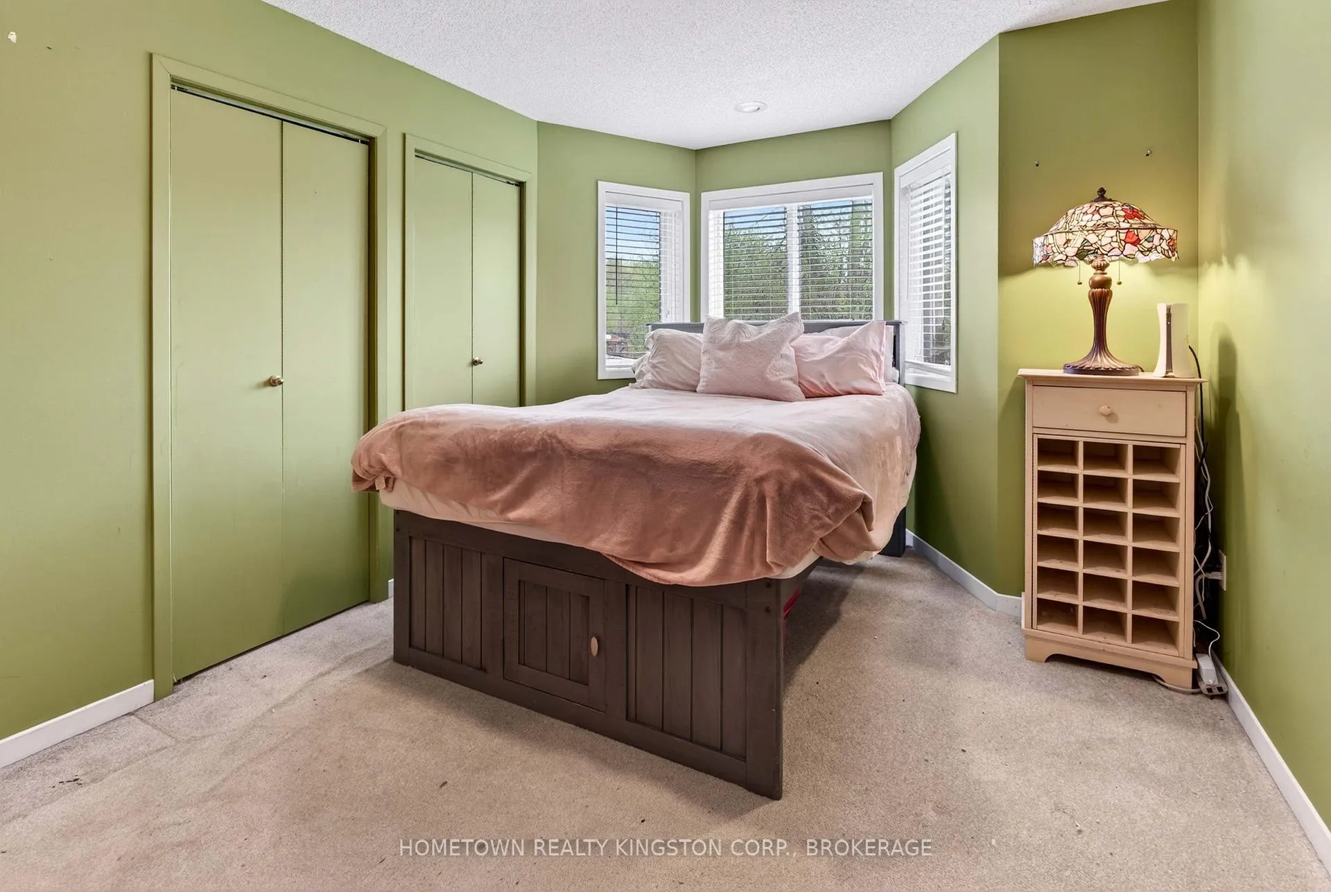 Photo 6 of 1103 Cliffside Drive, Frontenac, Frontenac South — HOMEH