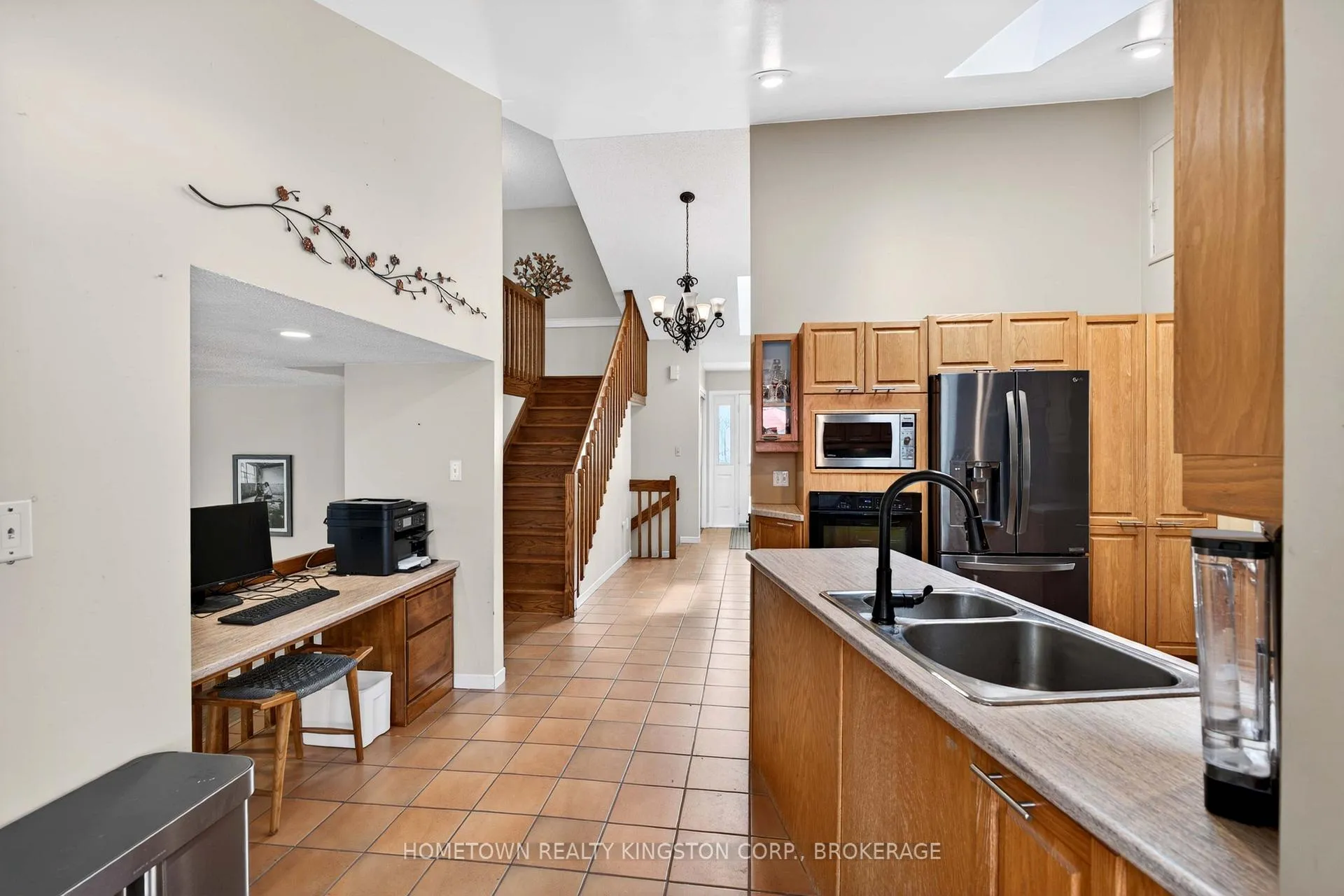 Photo 8 of 1103 Cliffside Drive, Frontenac, Frontenac South — HOMEH