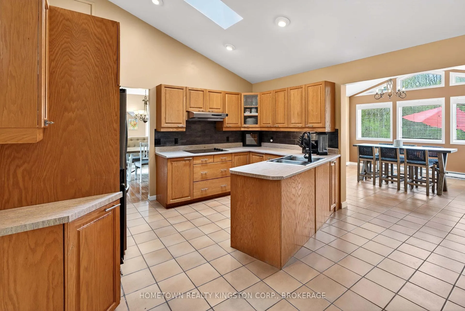 Photo 9 of 1103 Cliffside Drive, Frontenac, Frontenac South — HOMEH