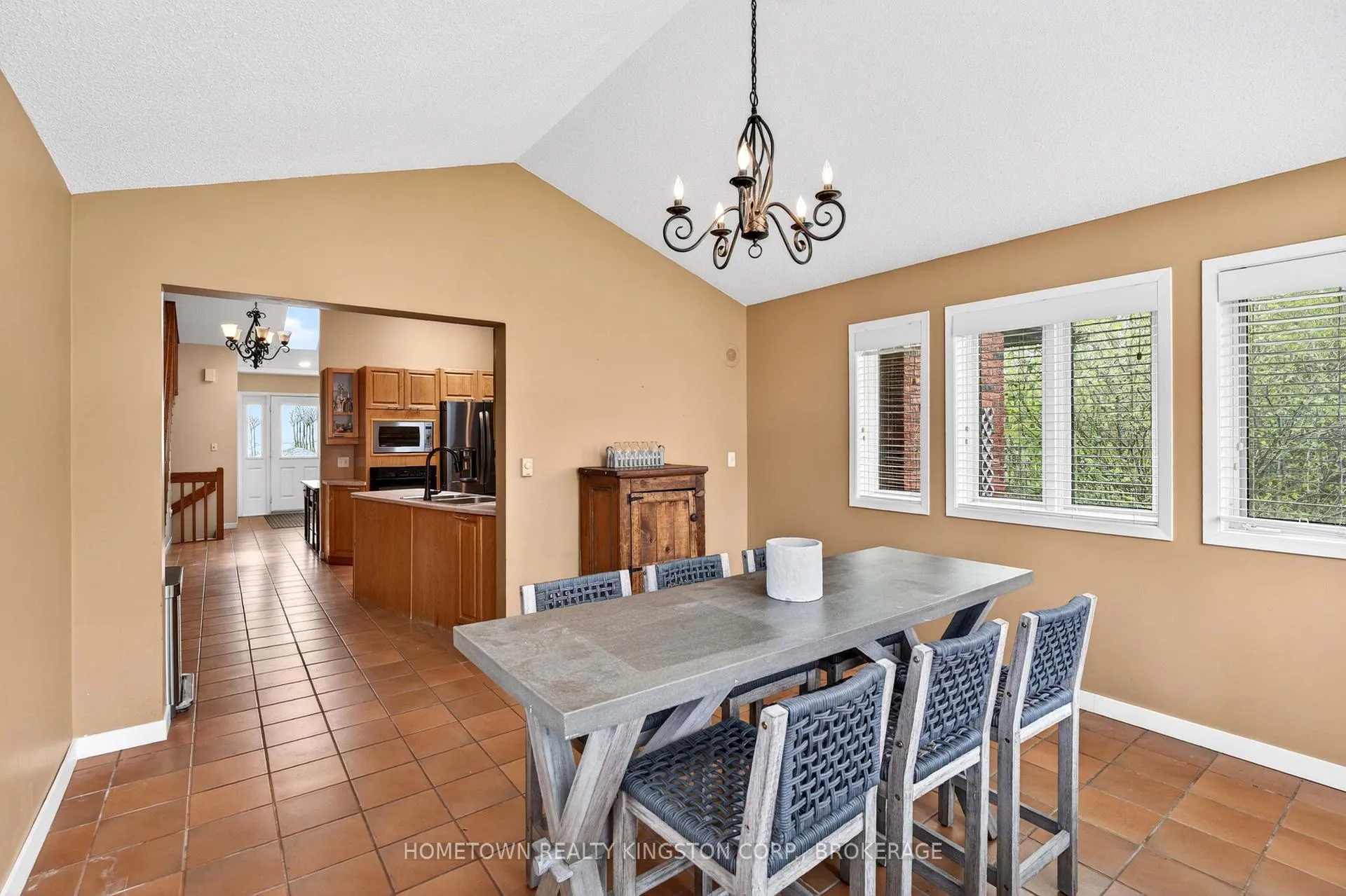 Photo 11 of 1103 Cliffside Drive, Frontenac, Frontenac South — HOMEH