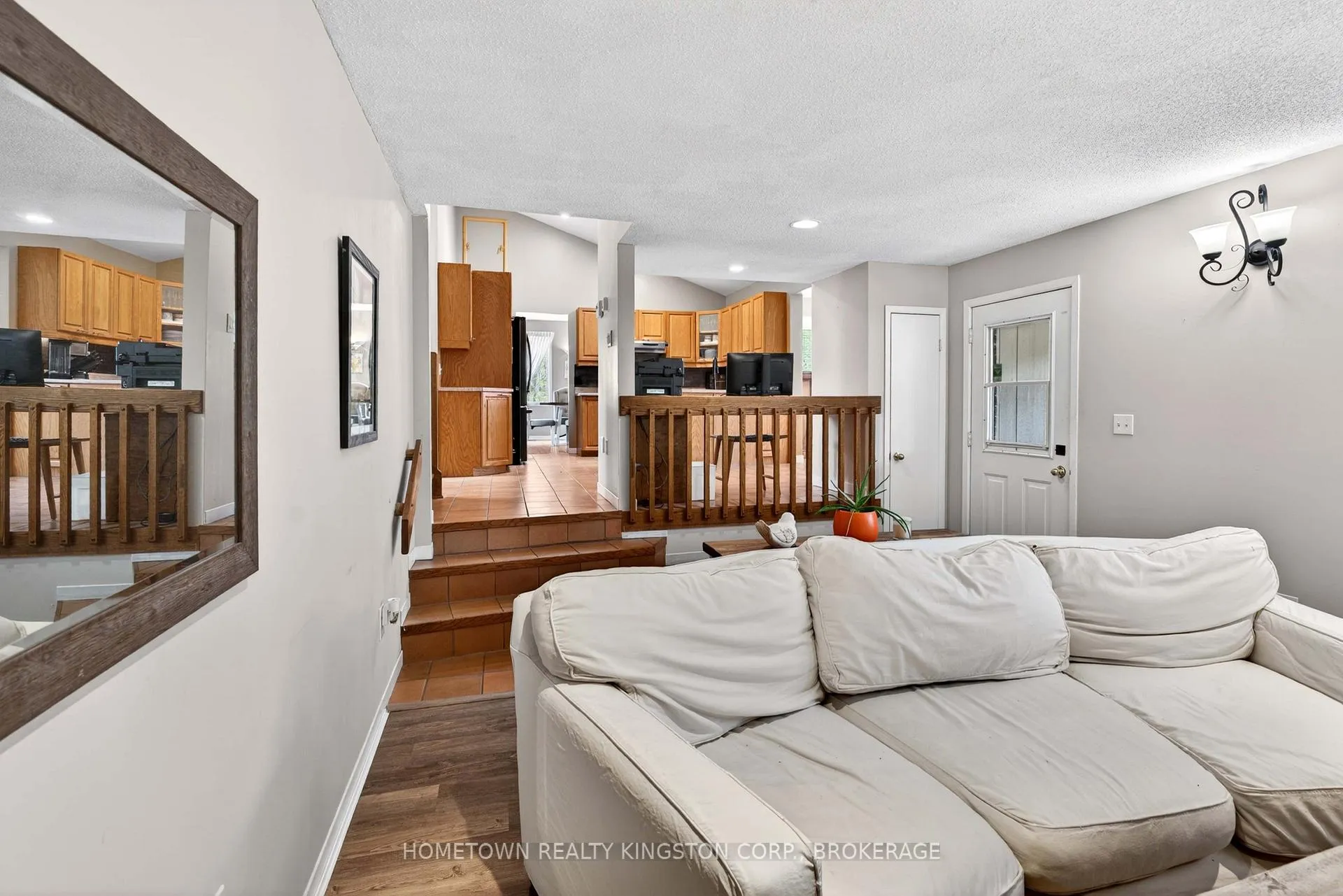 Photo 12 of 1103 Cliffside Drive, Frontenac, Frontenac South — HOMEH
