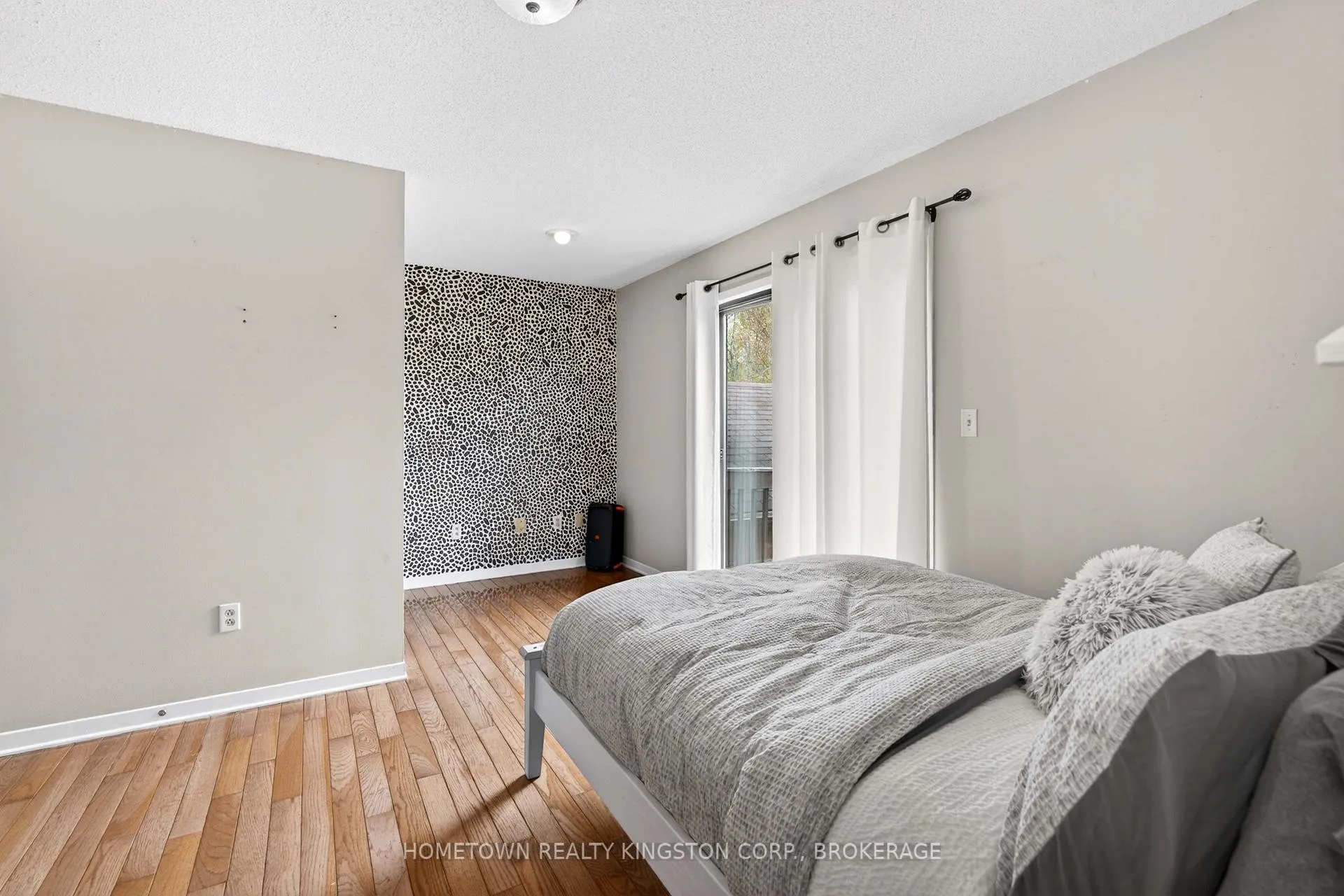 Photo 19 of 1103 Cliffside Drive, Frontenac, Frontenac South — HOMEH