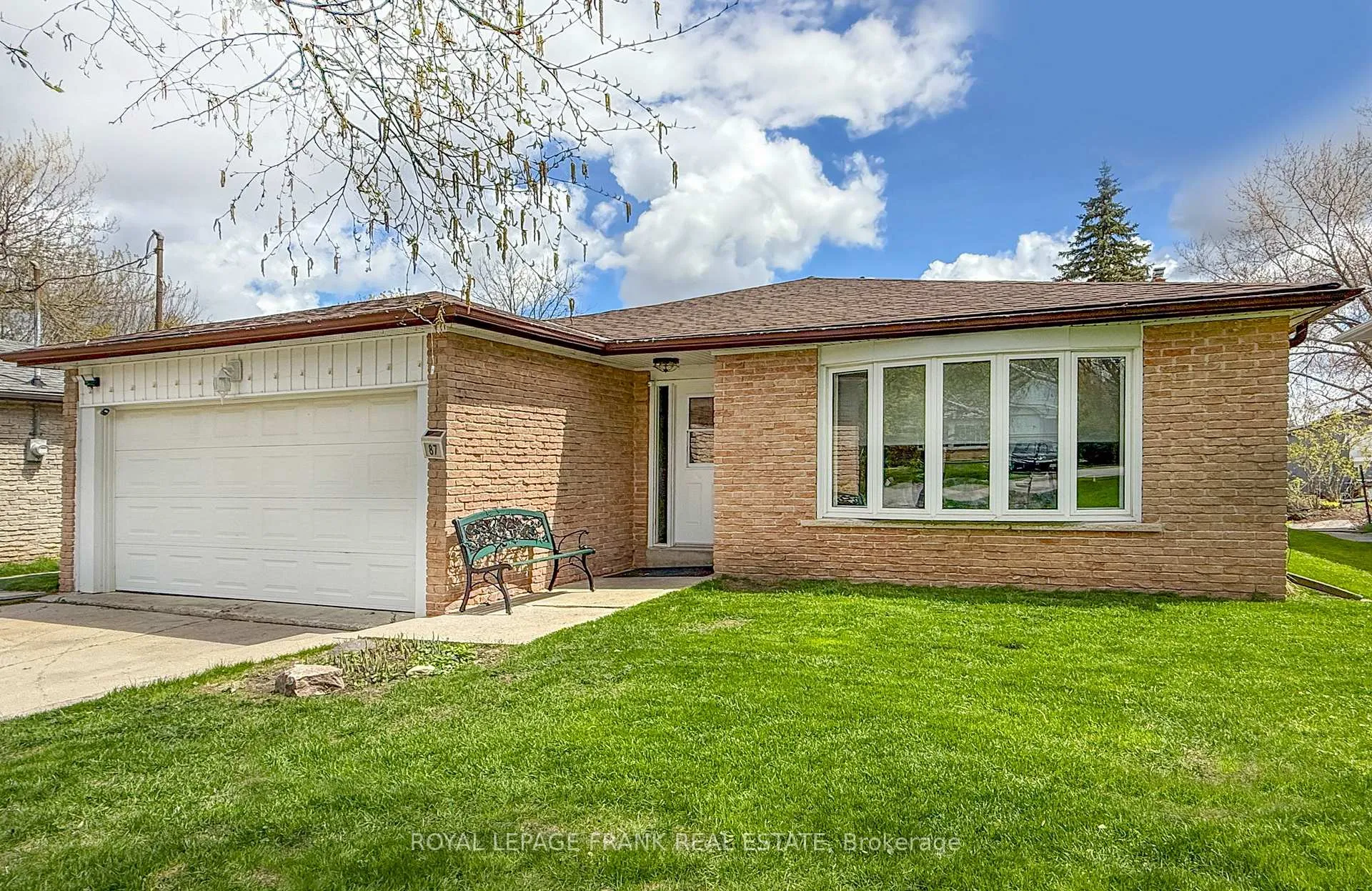Photo 4 of 87 Cedar Street N, Uxbridge — HOMEH
