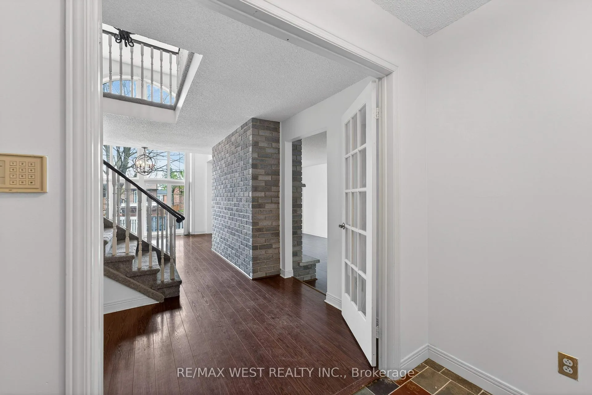 Photo 6 of 937 Alpine Court, Kingston, North of Taylor-Kidd Blvd — HOMEH