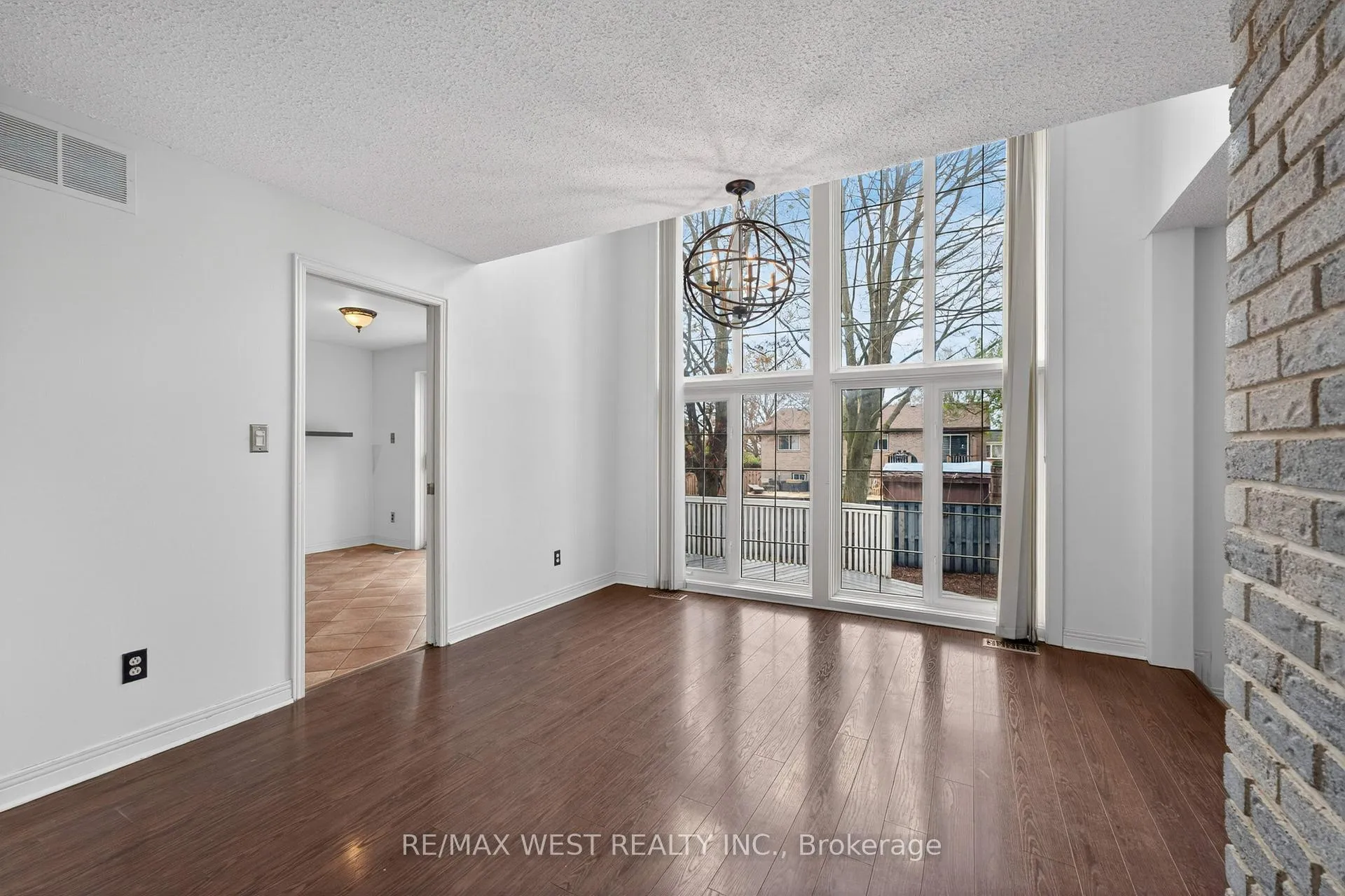 Photo 11 of 937 Alpine Court, Kingston, North of Taylor-Kidd Blvd — HOMEH