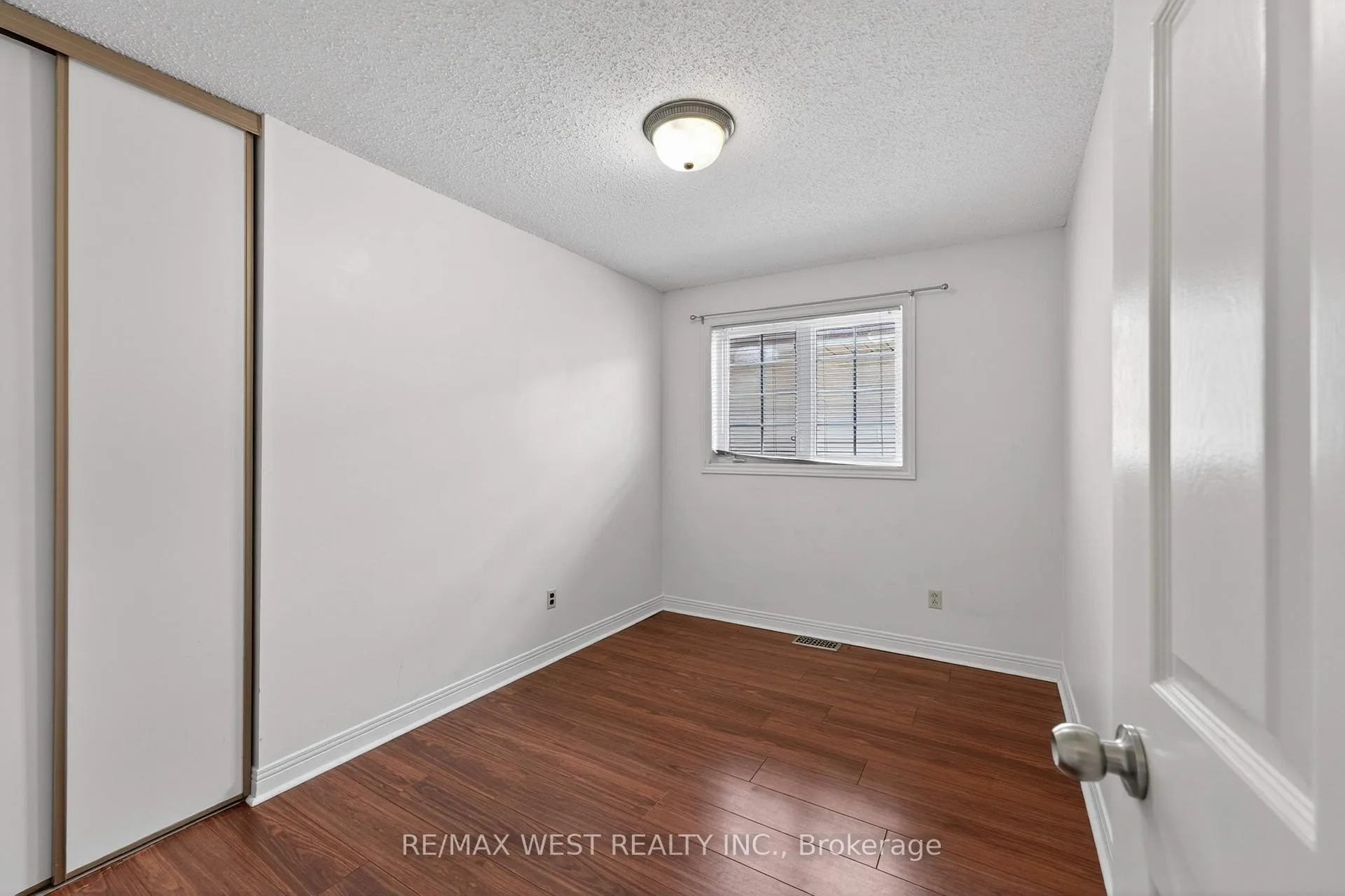 Photo 29 of 937 Alpine Court, Kingston, North of Taylor-Kidd Blvd — HOMEH
