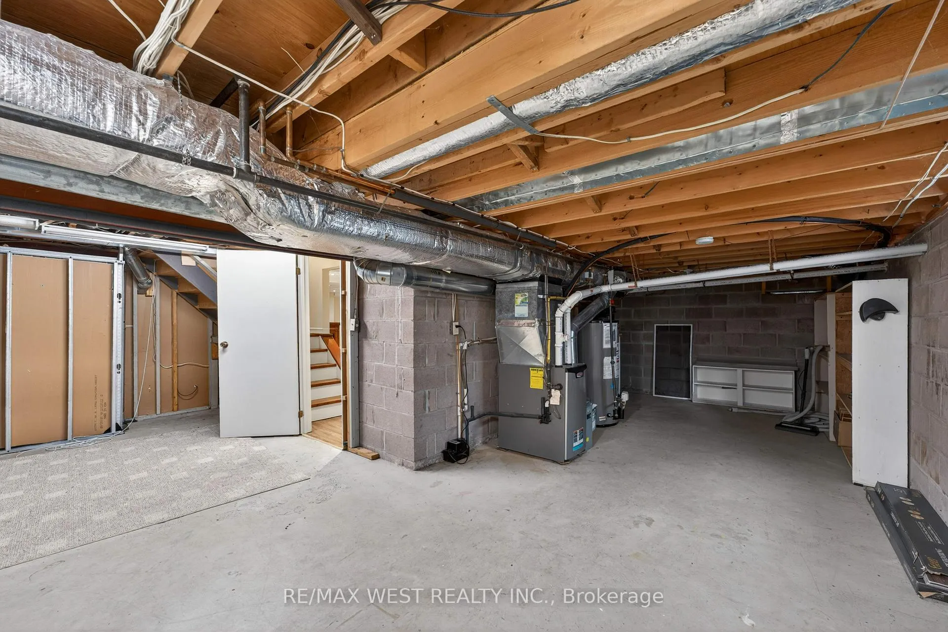Photo 38 of 937 Alpine Court, Kingston, North of Taylor-Kidd Blvd — HOMEH