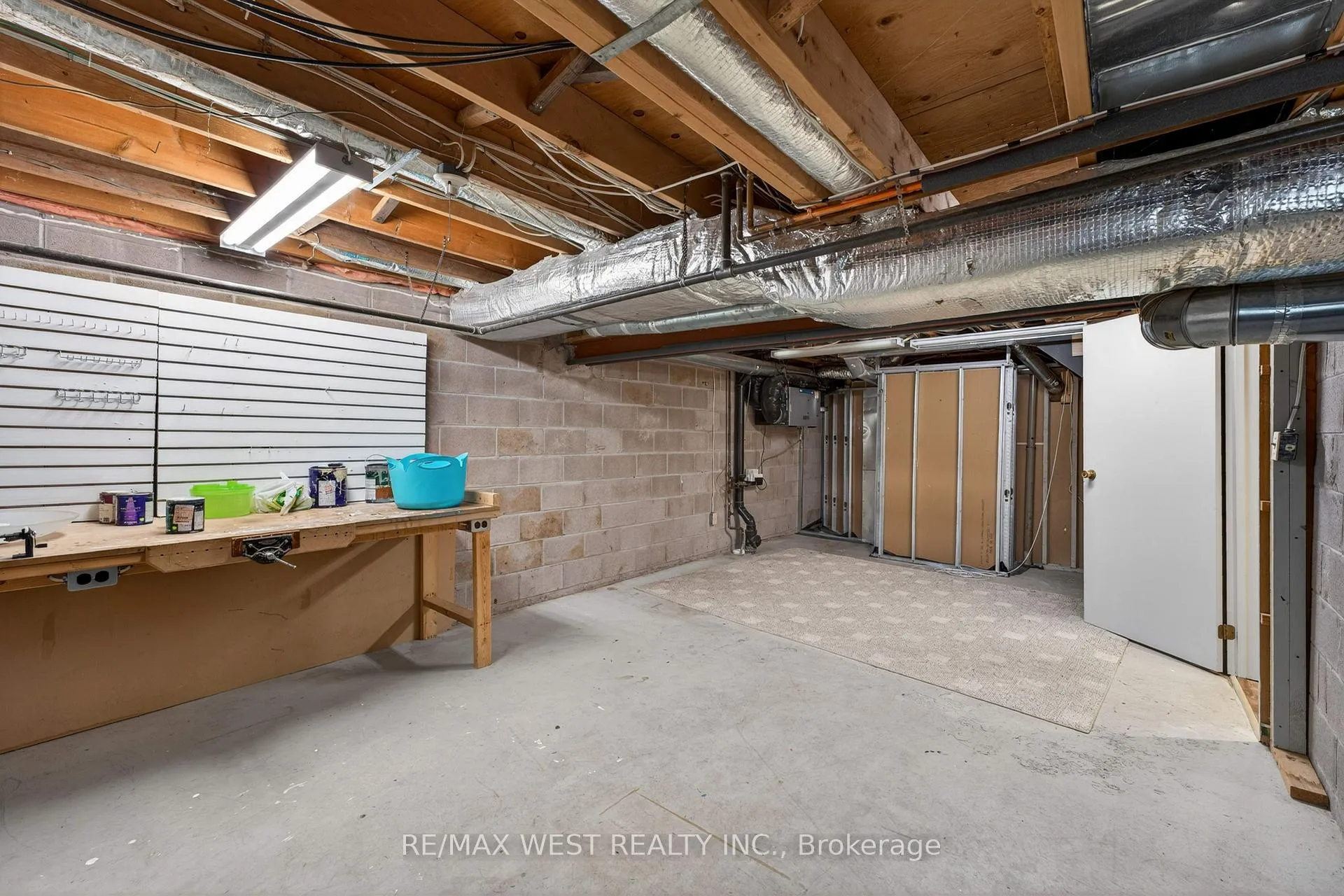 Photo 39 of 937 Alpine Court, Kingston, North of Taylor-Kidd Blvd — HOMEH