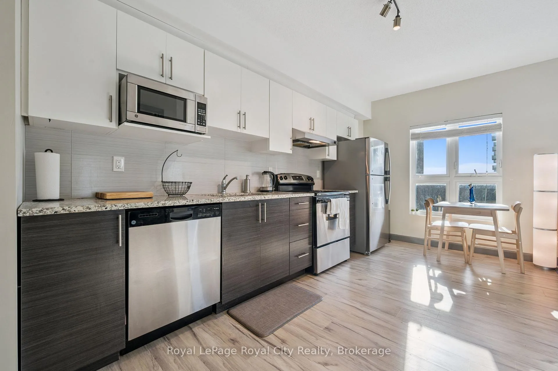 Photo 10 of Unit 186, 258A Sunview Street, Waterloo, Beechwood/University — HOMEH
